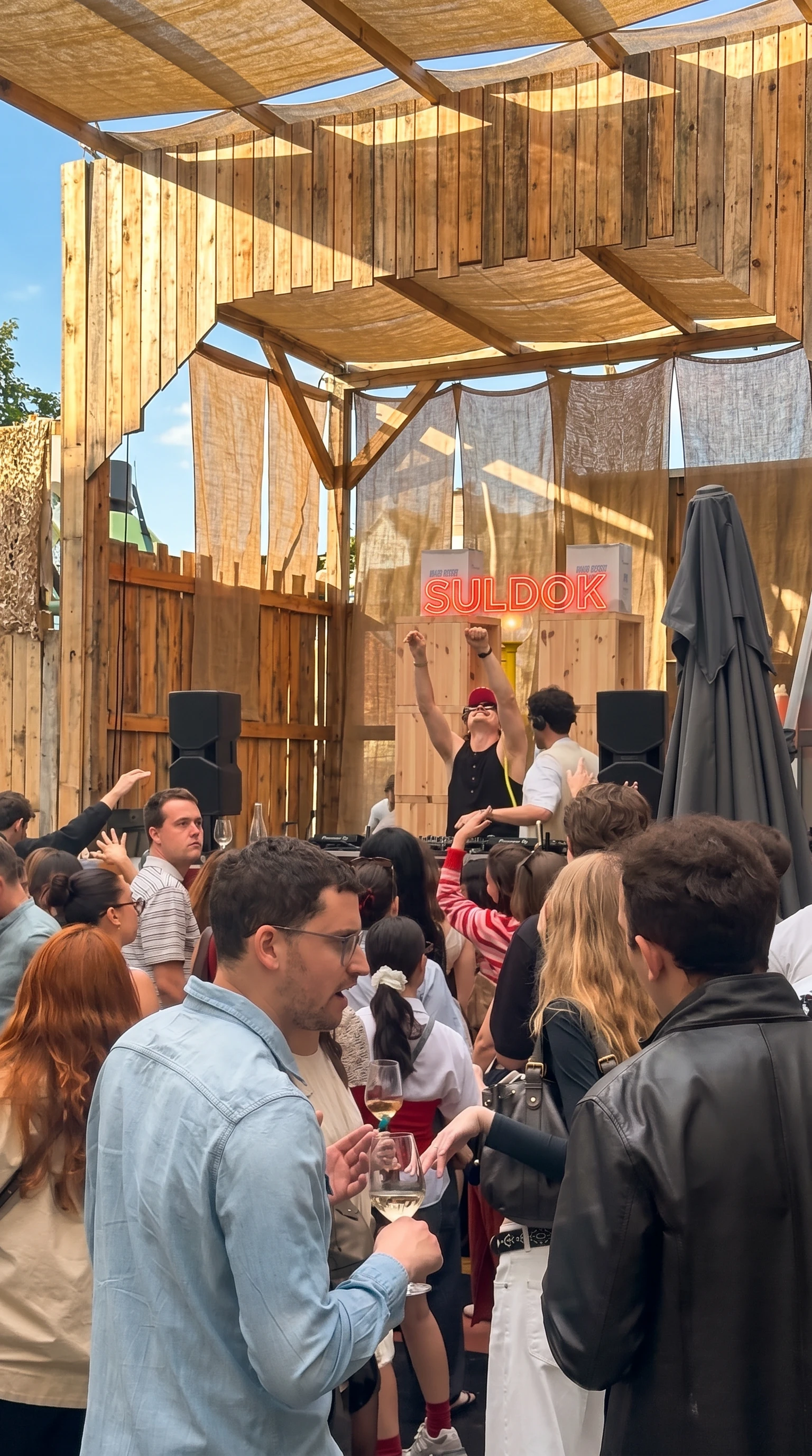 SUMMER PARTY